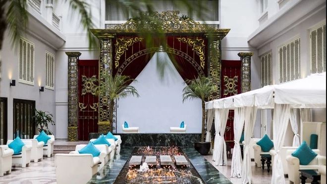 Hà Nội có 'Nhà hát lớn' thứ 2: Là công trình tiên phong đưa 600m2 pin năng lượng mặt trời lên trên mái, kiến trúc châu Âu độc đáo- Ảnh 2. Hà Nội có 'Nhà hát lớn' thứ 2: Là công trình tiên phong đưa 600m2 pin năng lượng mặt trời lên trên mái, kiến trúc châu Âu độc đáo- Ảnh 2.