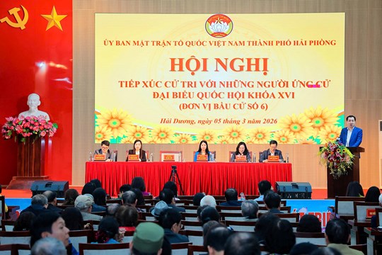 Trưởng ban Tuyên giáo Cơ quan UBTƯ MTTQ Việt Nam Vũ Văn Tiến trình bày chương trình hành động với cử tri Hải Phòng- Ảnh 5.