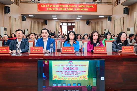 Trưởng ban Tuyên giáo Cơ quan UBTƯ MTTQ Việt Nam Vũ Văn Tiến trình bày chương trình hành động với cử tri Hải Phòng- Ảnh 2.