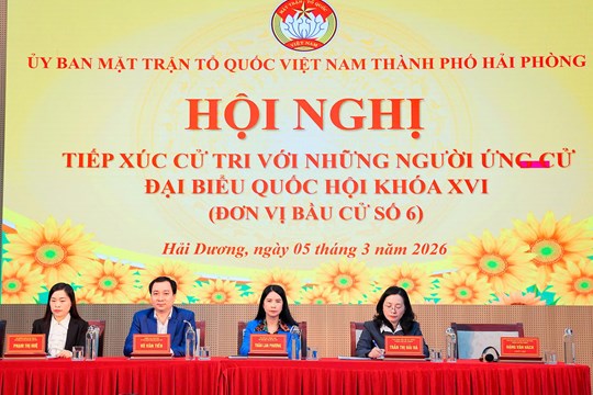 Trưởng ban Tuyên giáo Cơ quan UBTƯ MTTQ Việt Nam Vũ Văn Tiến trình bày chương trình hành động với cử tri Hải Phòng- Ảnh 8.