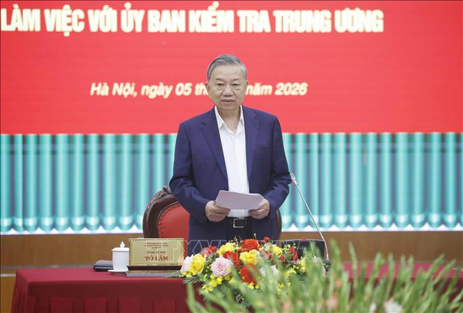 Tổng Bí thư Tô Lâm: Chuyển mạnh công tác kiểm tra, giám sát sang phòng ngừa từ sớm, từ xa- Ảnh 1.