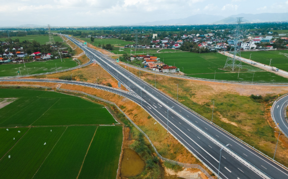 Ngày mai, thông xe cao tốc 12.400 tỷ mà Tập đoàn Sơn Hải muốn cắm biển bảo hành 10 năm- Ảnh 1.