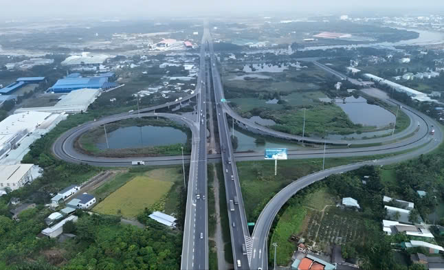 Khu Tây TP.HCM: “Vùng trũng giá” trước chu kỳ mới- Ảnh 1.