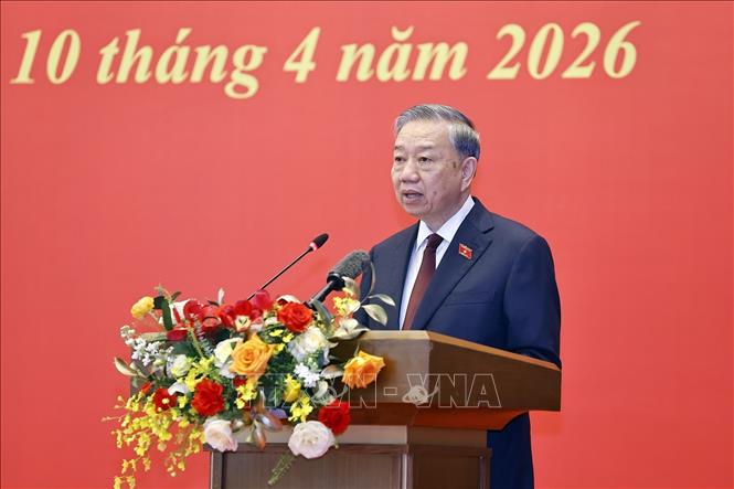 Tổng Bí thư, Chủ tịch nước Tô Lâm trao Quyết định của Bộ Chính trị chỉ định tham gia Đảng ủy Quốc hội nhiệm kỳ 2025 – 2030- Ảnh 1.