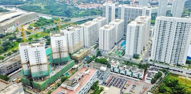 Thanh khoản lao dốc, giá nhà ở TP.HCM vẫn “neo cao”- Ảnh 2. Thanh khoản lao dốc, giá nhà ở TP.HCM vẫn “neo cao”- Ảnh 2.