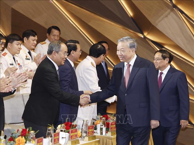 Tổng Bí thư, Chủ tịch nước dự Lễ kỷ niệm 80 năm Ngày truyền thống Tham mưu Công an nhân dân- Ảnh 4.