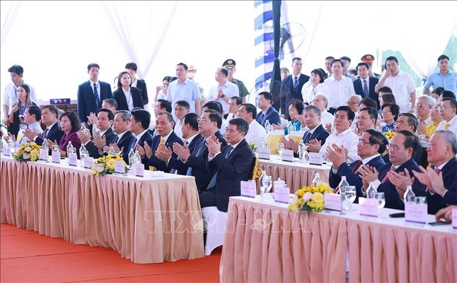 Thủ tướng dự Lễ khởi công Dự án tuyến đường sắt tốc độ cao Hà Nội - Quảng Ninh- Ảnh 3.