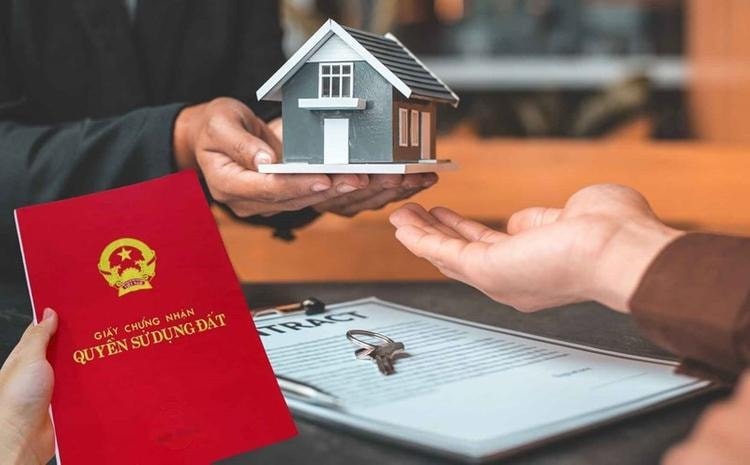 Từ nay, sang tên sổ đỏ khi người đứng tên đã mất cần chú ý điều gì, chi phí và thủ tục ra sao?- Ảnh 2. Từ nay, sang tên sổ đỏ khi người đứng tên đã mất cần chú ý điều gì, chi phí và thủ tục ra sao?- Ảnh 2.