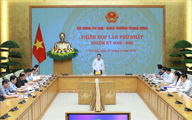 Thủ tướng Lê Minh Hưng: Thi đua - khen thưởng phải gắn chặt với mục tiêu tăng trưởng 2 con số- Ảnh 5. Thủ tướng Lê Minh Hưng: Thi đua - khen thưởng phải gắn chặt với mục tiêu tăng trưởng 2 con số- Ảnh 5.