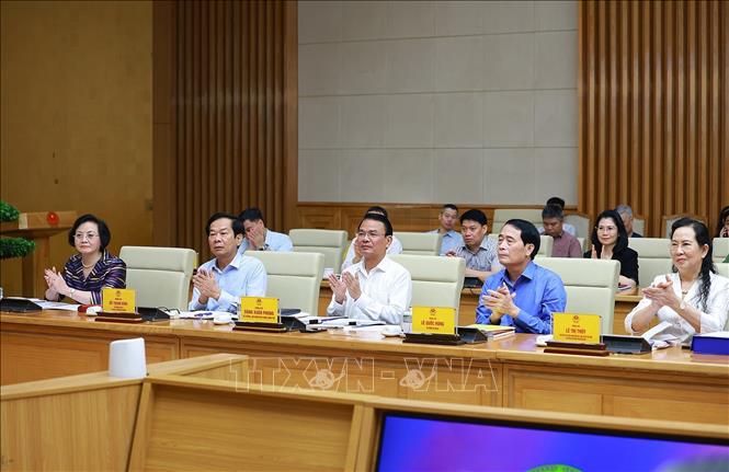 Thủ tướng Lê Minh Hưng: Thi đua - khen thưởng phải gắn chặt với mục tiêu tăng trưởng 2 con số- Ảnh 9. Thủ tướng Lê Minh Hưng: Thi đua - khen thưởng phải gắn chặt với mục tiêu tăng trưởng 2 con số- Ảnh 9.