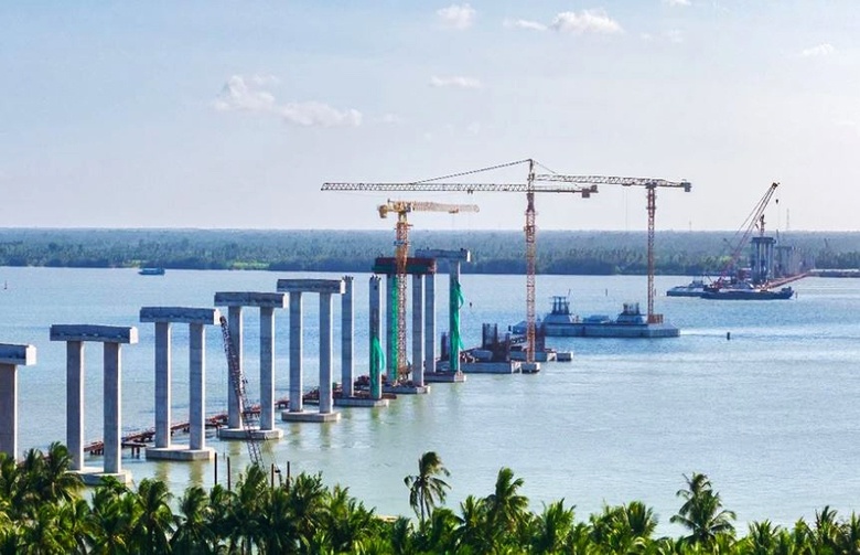 Cây cầu 8.000 tỷ phức tạp bậc nhất Việt Nam nỗ lực cán đích, xóa bỏ bến phà qua sông đã tồn tại nhiều năm- Ảnh 2.