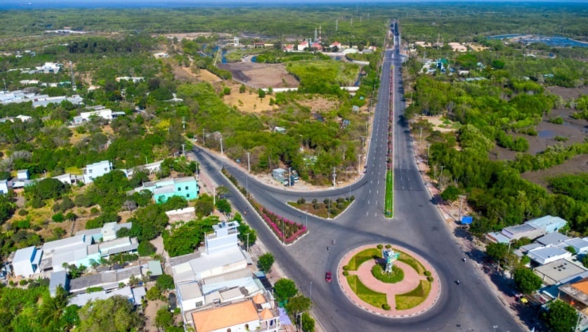 Vingroup nghiên cứu mở rộng tuyến đường đi xuyên rừng già, kết nối đến siêu đô thị lấn biển lớn bậc nhất cả nước- Ảnh 2.