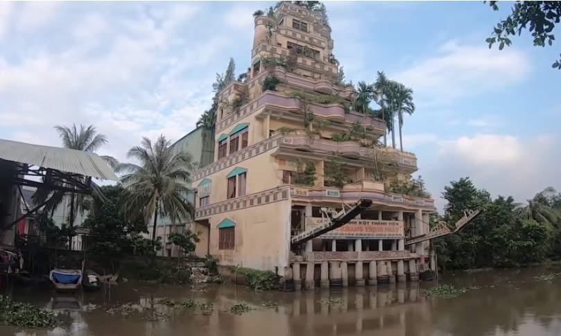 Bí ẩn về căn biệt thự 6 tầng bỏ hoang giữa sông nước miền Tây: Kiến trúc độc đáo, từng là nơi nghỉ dưỡng của đại gia lúa gạo nức tiếng- Ảnh 2.