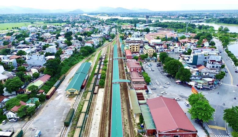 Đường sắt Bắc - Nam qua TP trẻ nhất Việt Nam dự kiến có 5 hầm chui, 4 đường ngang nhằm xóa bỏ 'điểm đen' về giao thông- Ảnh 1.