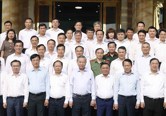 Tổng Bí thư, Chủ tịch nước Tô Lâm: Hà Tĩnh khơi dậy khát vọng phát triển, quyết tâm đạt mục tiêu tăng trưởng nhanh, bền vững- Ảnh 6.