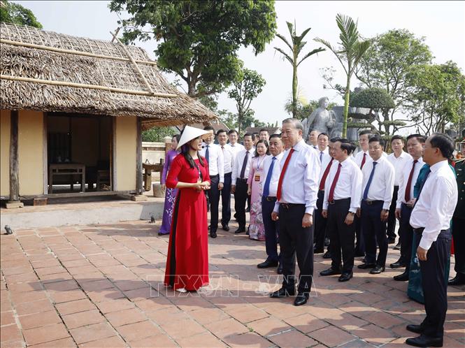 Tổng Bí thư, Chủ tịch nước Tô Lâm dâng hương tưởng niệm Tổng Bí thư Hà Huy Tập- Ảnh 7.