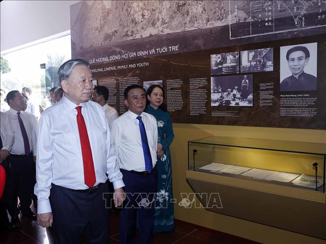 Tổng Bí thư, Chủ tịch nước Tô Lâm dâng hương tưởng niệm Tổng Bí thư Hà Huy Tập- Ảnh 6.