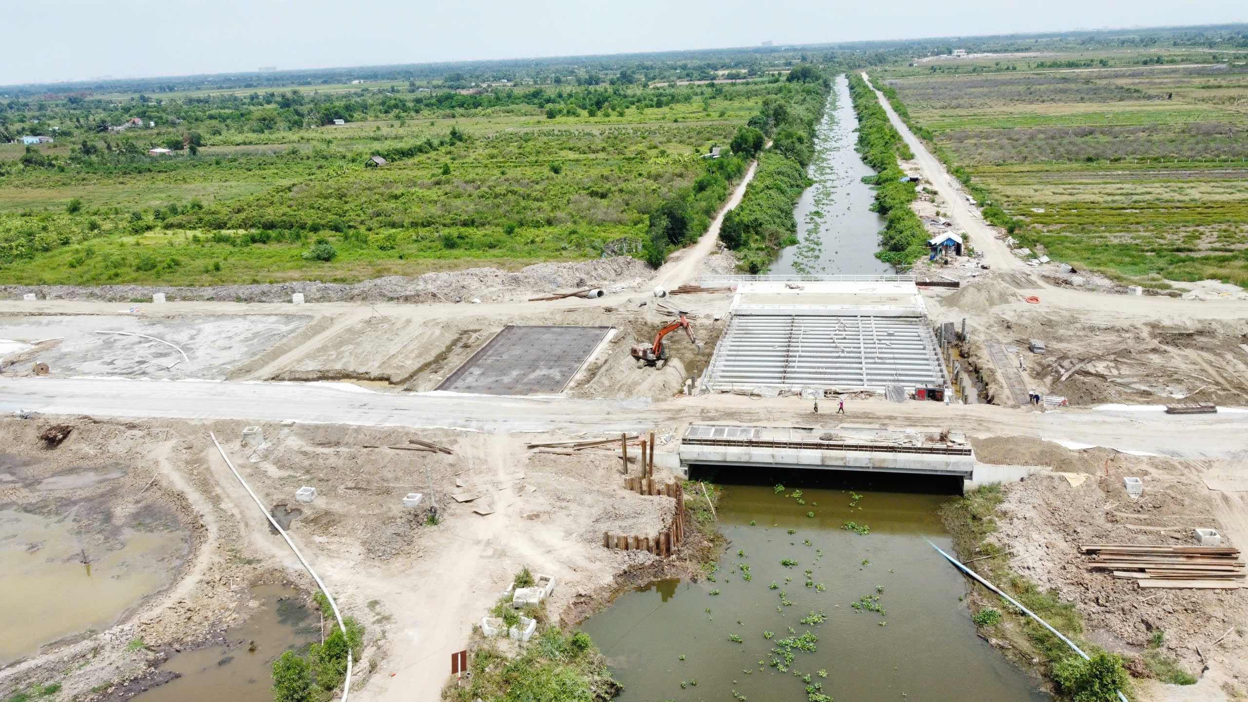 Nút thắt cổ chai từ đại lộ Lương Hoà - Bình Chánh vào cửa ngõ thành phố Hồ Chí Minh