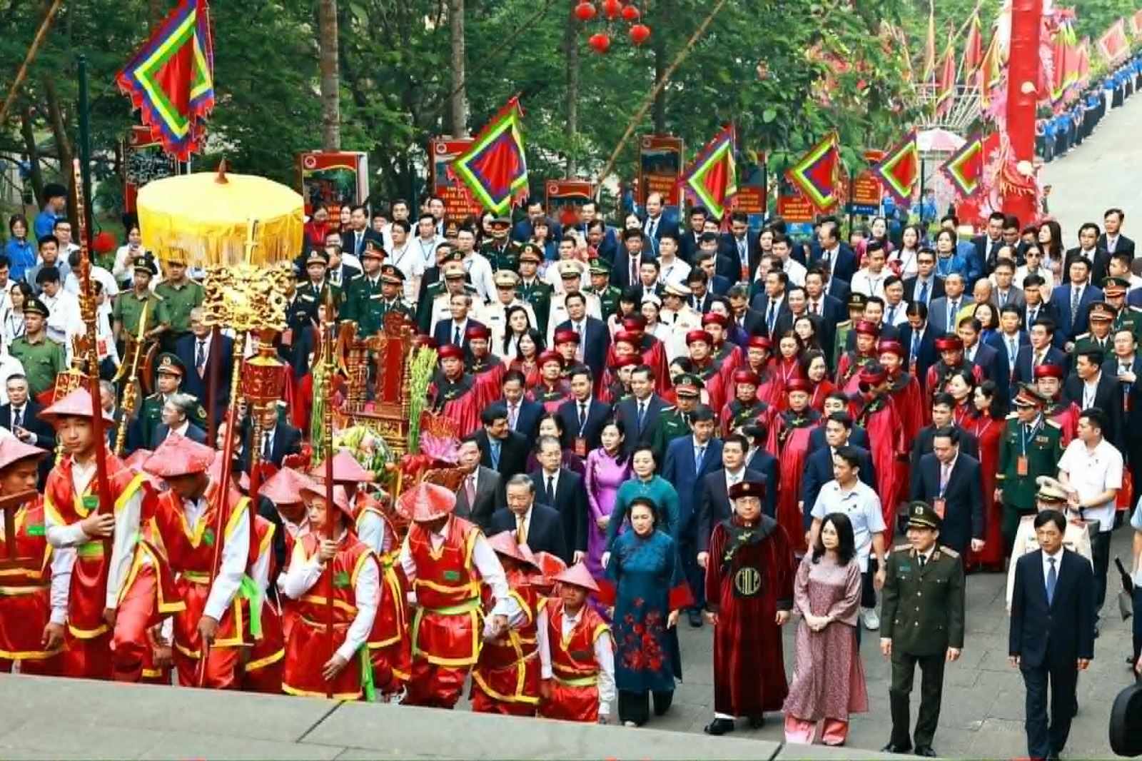 Trang nghiêm Lễ dâng hương tưởng niệm các Vua Hùng trên đỉnh núi Nghĩa Lĩnh- Ảnh 2.