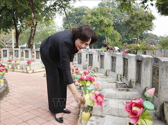 Tổng Bí thư, Chủ tịch nước Tô Lâm dâng hương tưởng niệm các Anh hùng liệt sĩ tại Tây Ninh- Ảnh 3.