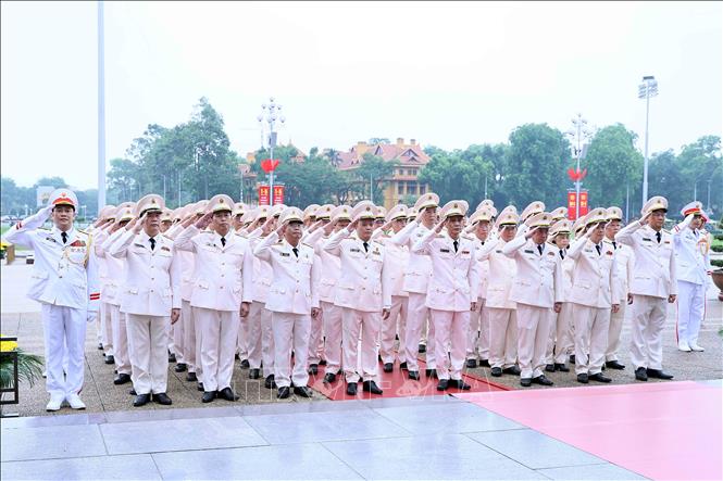Lãnh đạo Đảng, Nhà nước vào Lăng viếng Chủ tịch Hồ Chí Minh- Ảnh 5.