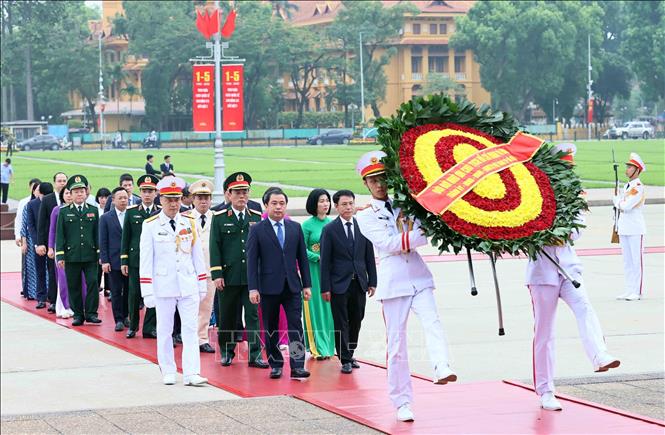 Lãnh đạo Đảng, Nhà nước vào Lăng viếng Chủ tịch Hồ Chí Minh- Ảnh 6.