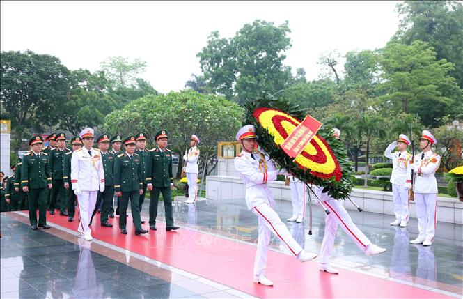 Lãnh đạo Đảng, Nhà nước vào Lăng viếng Chủ tịch Hồ Chí Minh- Ảnh 7.