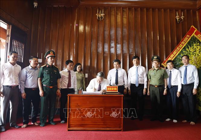 Tổng Bí thư, Chủ tịch nước dâng hương tưởng niệm Đại tướng Võ Nguyên Giáp- Ảnh 13.