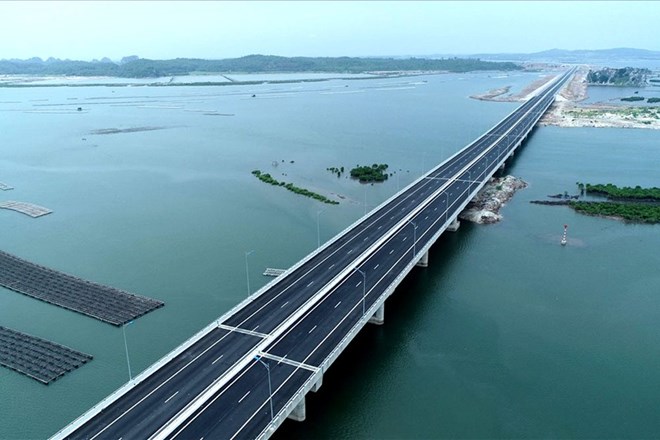 Trên tuyến cao tốc đắt nhất Việt Nam là cây cầu dây văng lọt TOP nhiều nhịp nhất thế giới: Riêng cáp đã nặng hơn 800 tấn, chịu được động đất cấp 8- Ảnh 1.