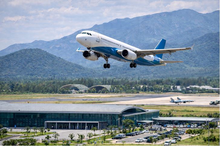 Đề xuất 'đánh thức' sân bay quân sự hơn 60 năm tuổi của Việt Nam: Khai thác lưỡng dụng, hướng đến công suất 3 triệu khách mỗi năm- Ảnh 2.