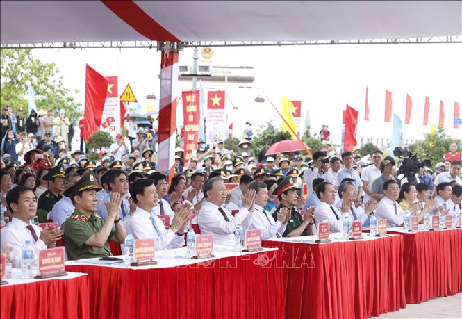 Tổng Bí thư, Chủ tịch nước Tô Lâm dự Lễ Thượng cờ 'Thống nhất non sông'- Ảnh 2.