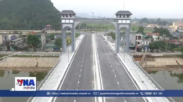 Lần đầu tiên Việt Nam xây dựng cây cầu có tháp vọng cảnh: Kiến trúc đậm chất làng quê Bắc Bộ, nằm trên tuyến đường nghìn tỷ- Ảnh 1. Lần đầu tiên Việt Nam xây dựng cây cầu có tháp vọng cảnh: Kiến trúc đậm chất làng quê Bắc Bộ, nằm trên tuyến đường nghìn tỷ- Ảnh 1.