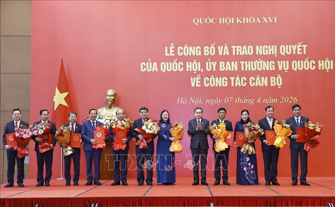 Chủ tịch Quốc hội dự Lễ công bố, trao Nghị quyết của Quốc hội, UBTVQH về công tác cán bộ- Ảnh 7. Chủ tịch Quốc hội dự Lễ công bố, trao Nghị quyết của Quốc hội, UBTVQH về công tác cán bộ- Ảnh 7.