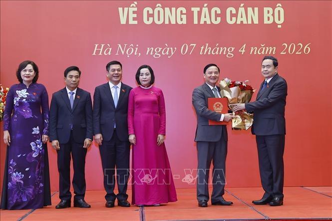 Chủ tịch Quốc hội dự Lễ công bố, trao Nghị quyết của Quốc hội, UBTVQH về công tác cán bộ- Ảnh 1. Chủ tịch Quốc hội dự Lễ công bố, trao Nghị quyết của Quốc hội, UBTVQH về công tác cán bộ- Ảnh 1.