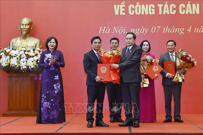 Chủ tịch Quốc hội dự Lễ công bố, trao Nghị quyết của Quốc hội, UBTVQH về công tác cán bộ- Ảnh 4. Chủ tịch Quốc hội dự Lễ công bố, trao Nghị quyết của Quốc hội, UBTVQH về công tác cán bộ- Ảnh 4.