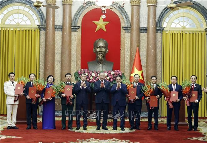 Tổng Bí thư, Chủ tịch nước chủ trì hội nghị công bố các quyết định đối với Chính phủ- Ảnh 2. Tổng Bí thư, Chủ tịch nước chủ trì hội nghị công bố các quyết định đối với Chính phủ- Ảnh 2.