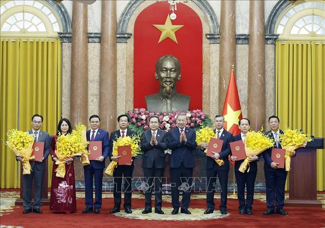 Tổng Bí thư, Chủ tịch nước chủ trì hội nghị công bố các quyết định đối với Chính phủ- Ảnh 3. Tổng Bí thư, Chủ tịch nước chủ trì hội nghị công bố các quyết định đối với Chính phủ- Ảnh 3.