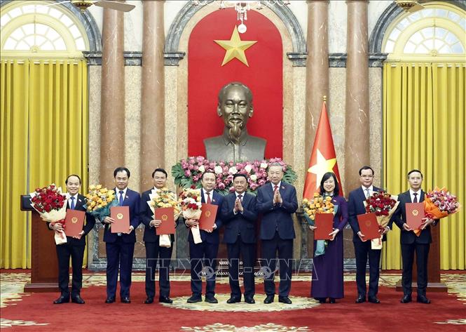 Tổng Bí thư, Chủ tịch nước chủ trì hội nghị công bố các quyết định đối với Chính phủ- Ảnh 4. Tổng Bí thư, Chủ tịch nước chủ trì hội nghị công bố các quyết định đối với Chính phủ- Ảnh 4.