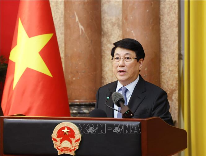 Bàn giao công tác giữa Tổng Bí thư, Chủ tịch nước Tô Lâm và nguyên Chủ tịch nước Lương Cường- Ảnh 6. Bàn giao công tác giữa Tổng Bí thư, Chủ tịch nước Tô Lâm và nguyên Chủ tịch nước Lương Cường- Ảnh 6.