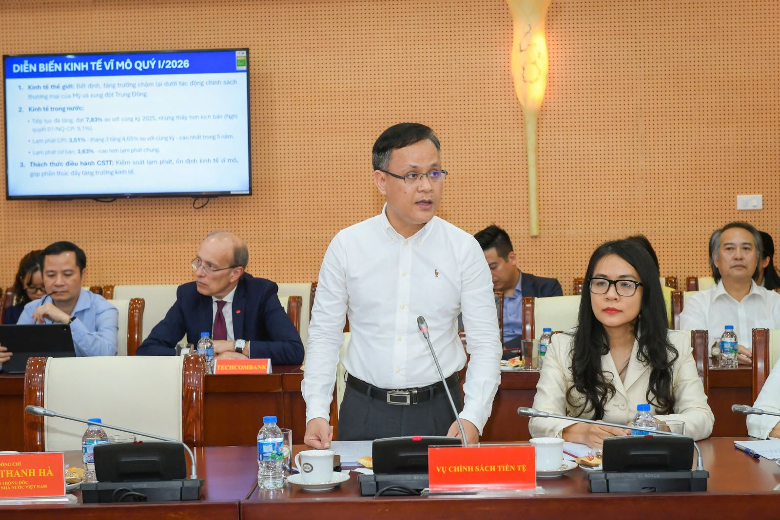 Kỳ vọng 'làn sóng' giảm lãi suất sẽ diễn ra mạnh mẽ hơn- Ảnh 3.