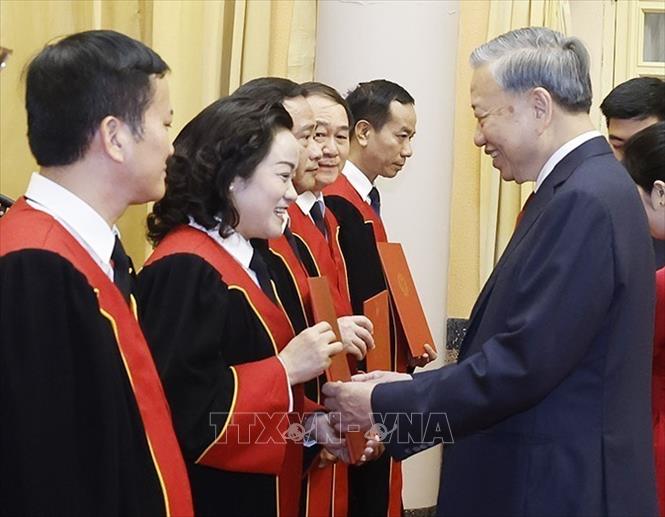 Tổng Bí thư, Chủ tịch nước Tô Lâm trao quyết định bổ nhiệm Thẩm phán TAND tối cao- Ảnh 2.