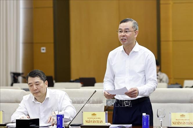 Ủy ban Thường vụ Quốc hội cho ý kiến về dự thảo Nghị quyết giảm thuế xăng, dầu- Ảnh 2. Ủy ban Thường vụ Quốc hội cho ý kiến về dự thảo Nghị quyết giảm thuế xăng, dầu- Ảnh 2.