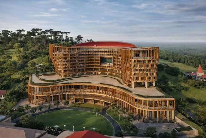 Khu lâu đài bỏ hoang sắp được 'tái sinh' với siêu dự án casino 2.100 tỷ đồng- Ảnh 2.