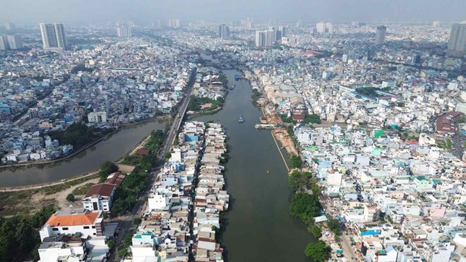 Chi gần 100.000 tỷ giải tỏa 15.708 căn nhà, TP giàu nhất Việt Nam quyết 'xóa sổ' kênh đen tại 3 phường- Ảnh 1.