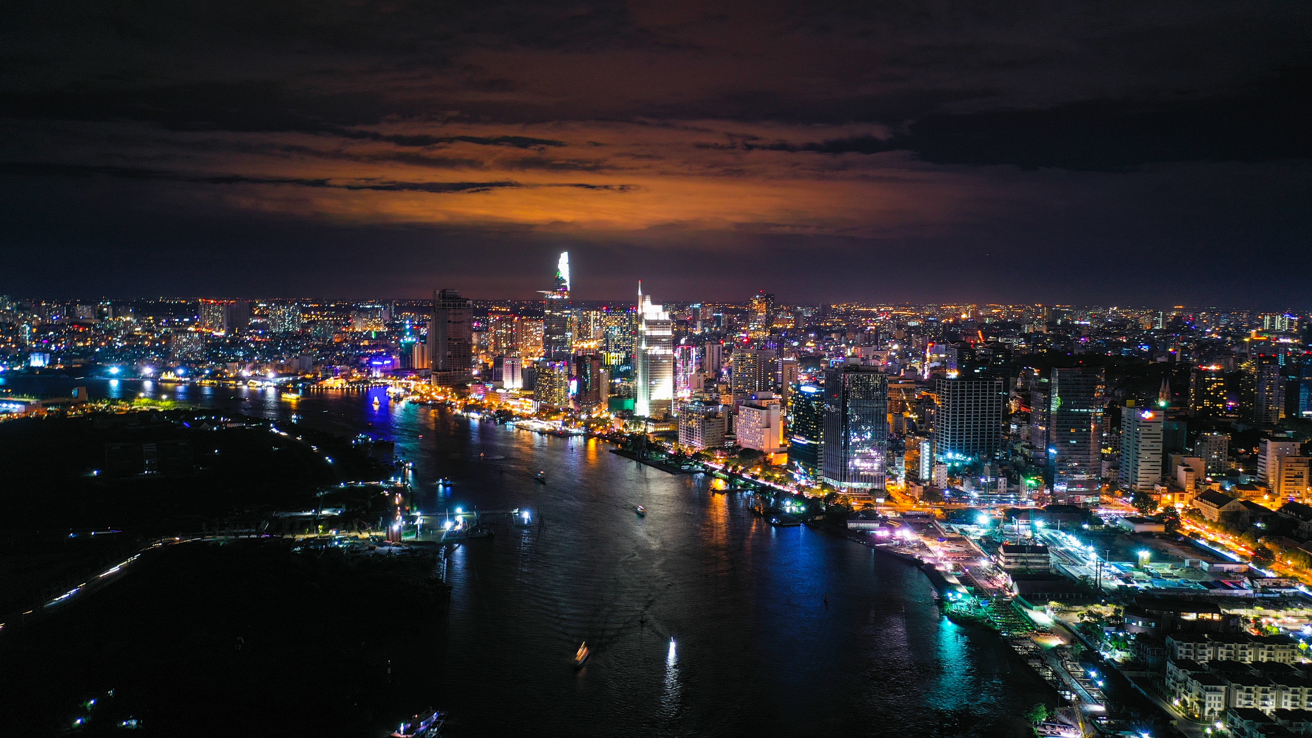 Tổng Bí thư, Chủ tịch nước Tô Lâm: TP. Hồ Chí Minh phải viết tiếp một chương phát triển mới, xứng đáng hơn, rực rỡ hơn - Ảnh 4.