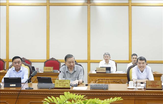 Bộ Chính trị cho ý kiến hoàn thiện thể chế vượt trội, tạo động lực mới để TP Hồ Chí Minh phát triển nhanh, bền vững- Ảnh 2.