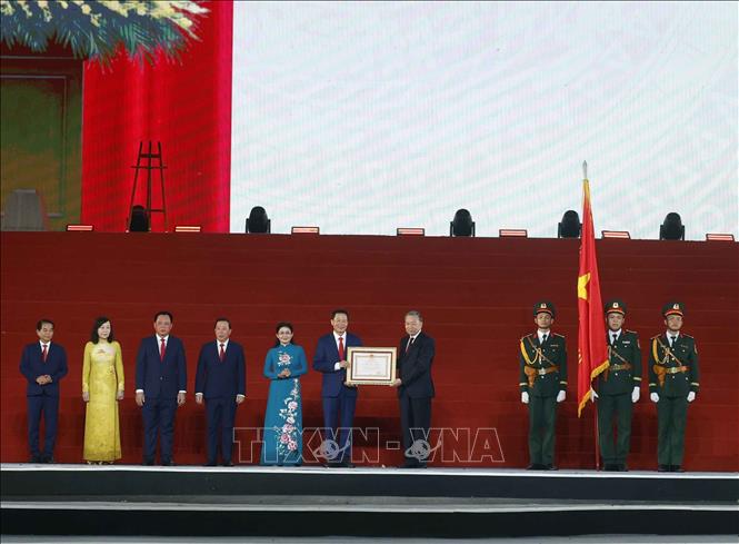 Tổng Bí thư, Chủ tịch nước Tô Lâm dự Lễ công bố Nghị quyết của Quốc hội về thành lập thành phố Đồng Nai- Ảnh 6.