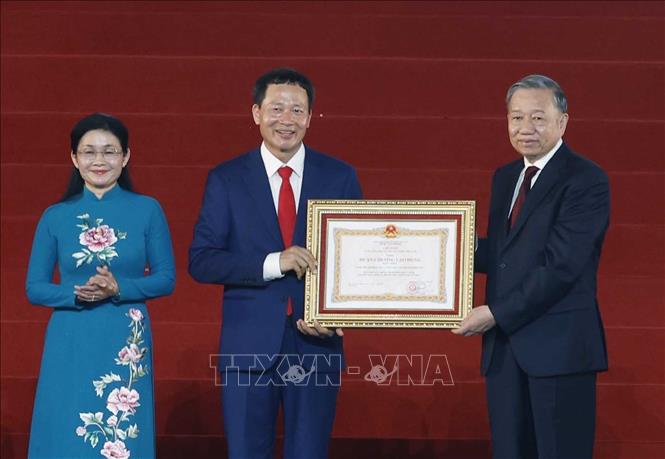 Tổng Bí thư, Chủ tịch nước Tô Lâm dự Lễ công bố Nghị quyết của Quốc hội về thành lập thành phố Đồng Nai- Ảnh 7.