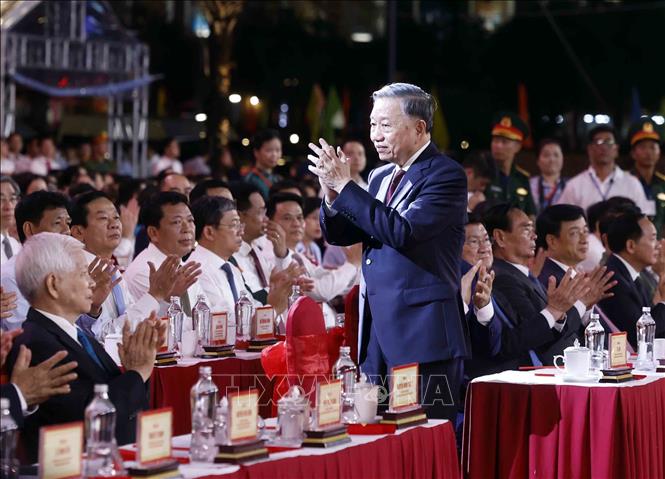 Tổng Bí thư, Chủ tịch nước Tô Lâm dự Lễ công bố Nghị quyết của Quốc hội về thành lập thành phố Đồng Nai- Ảnh 3.