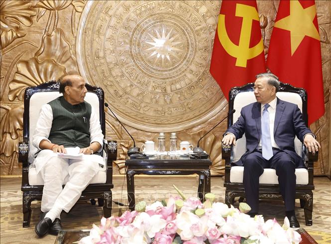 Tổng Bí thư, Chủ tịch nước Tô Lâm tiếp Bộ trưởng Quốc phòng Ấn Độ Rajnath Singh- Ảnh 2.